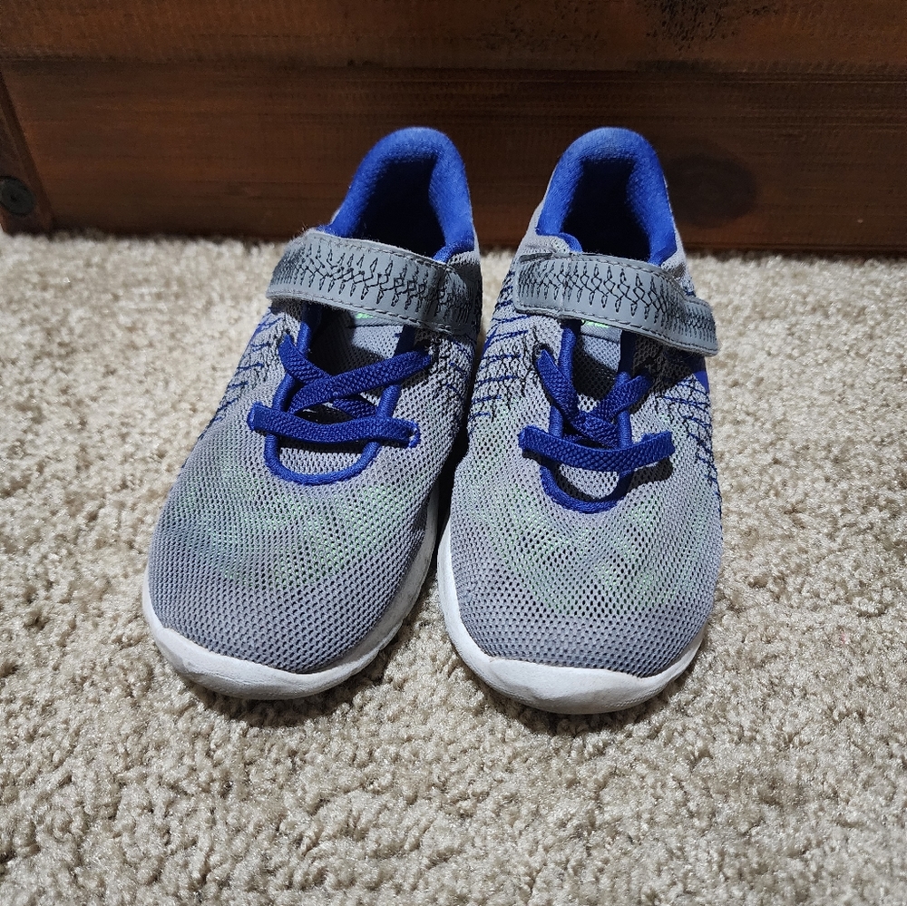 Nike toddler boy size 10c gray tennis shoes